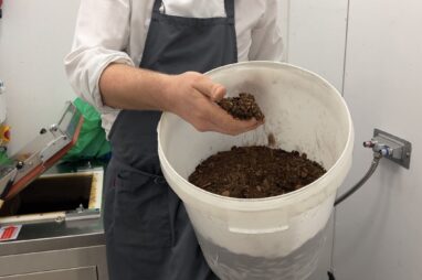 I Saltå bys kök så går allt runt i ett härligt, hållbart kretslopp